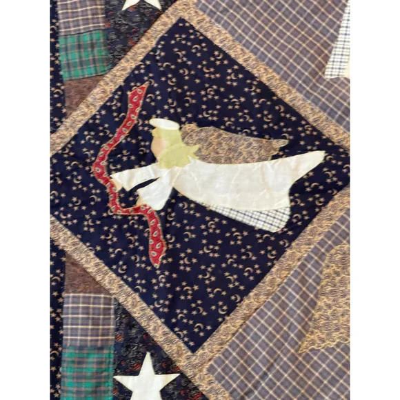Vintage Quilted Angel Christmas Set – Tree Skirt, Quilt, 2 Runners & Stocking – - Picture 13 of 15